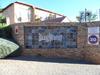 &nbsp;Property For Sale in Little Falls, Roodepoort