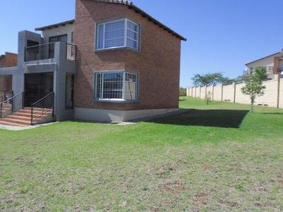 Duplex For Sale in Willowbrook, Roodepoort