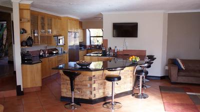 House For Sale in Ruimsig, Roodepoort