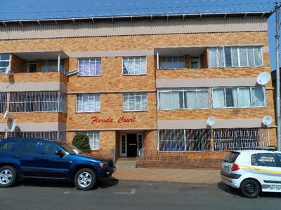 Apartment / Flat For Sale in Florida, Roodepoort