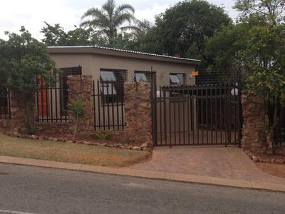 Simplex For Rent in Roodekrans, Roodepoort
