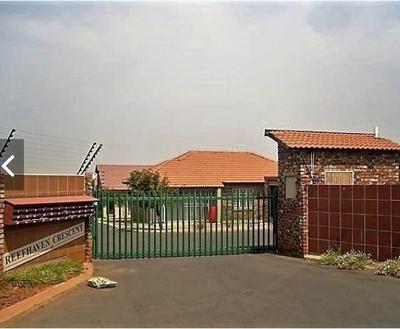 Cluster House For Sale in Lindhaven, Roodepoort